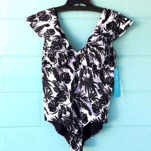 NWT  Woman's Floral One Piece Swimsuit 24W